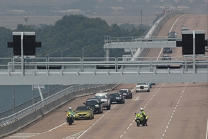 7.31 港珠澳大橋汽車巡遊