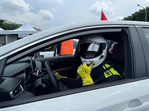 男車手：李晧聲