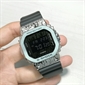 Casio G-SHOCK 5600 系列油漬搖滾不鏽鋼錶圈數碼手錶 GM-5600GC-1