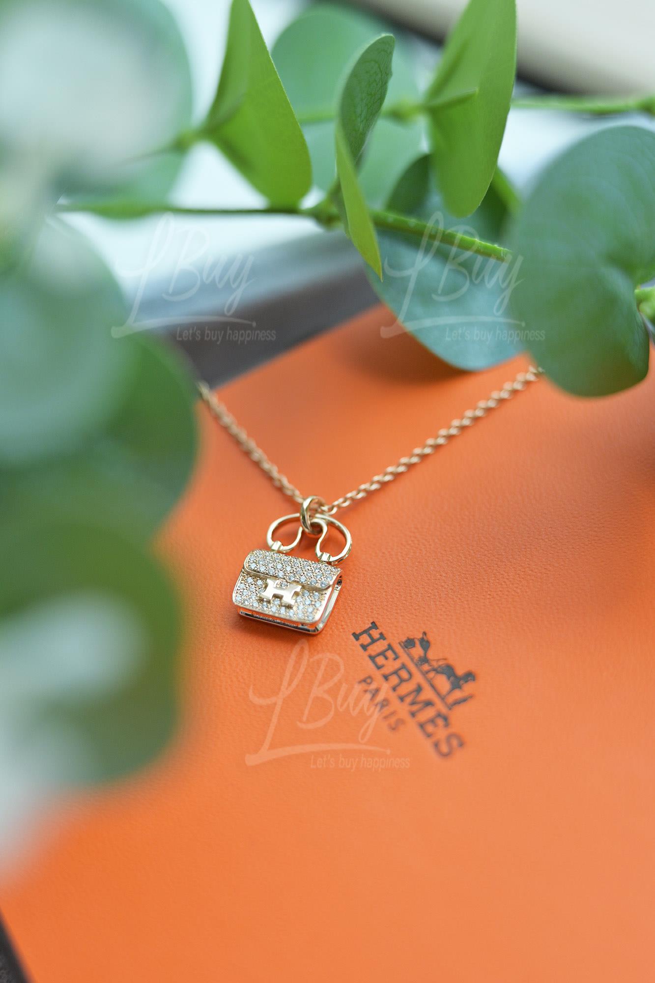 目を惹く【HERMES】ペンダント \"AMULETTES CONSTANCE\" 送料無料 Hermes 愛馬仕Amulettes Constance康康包墜飾/項鍊全新美品