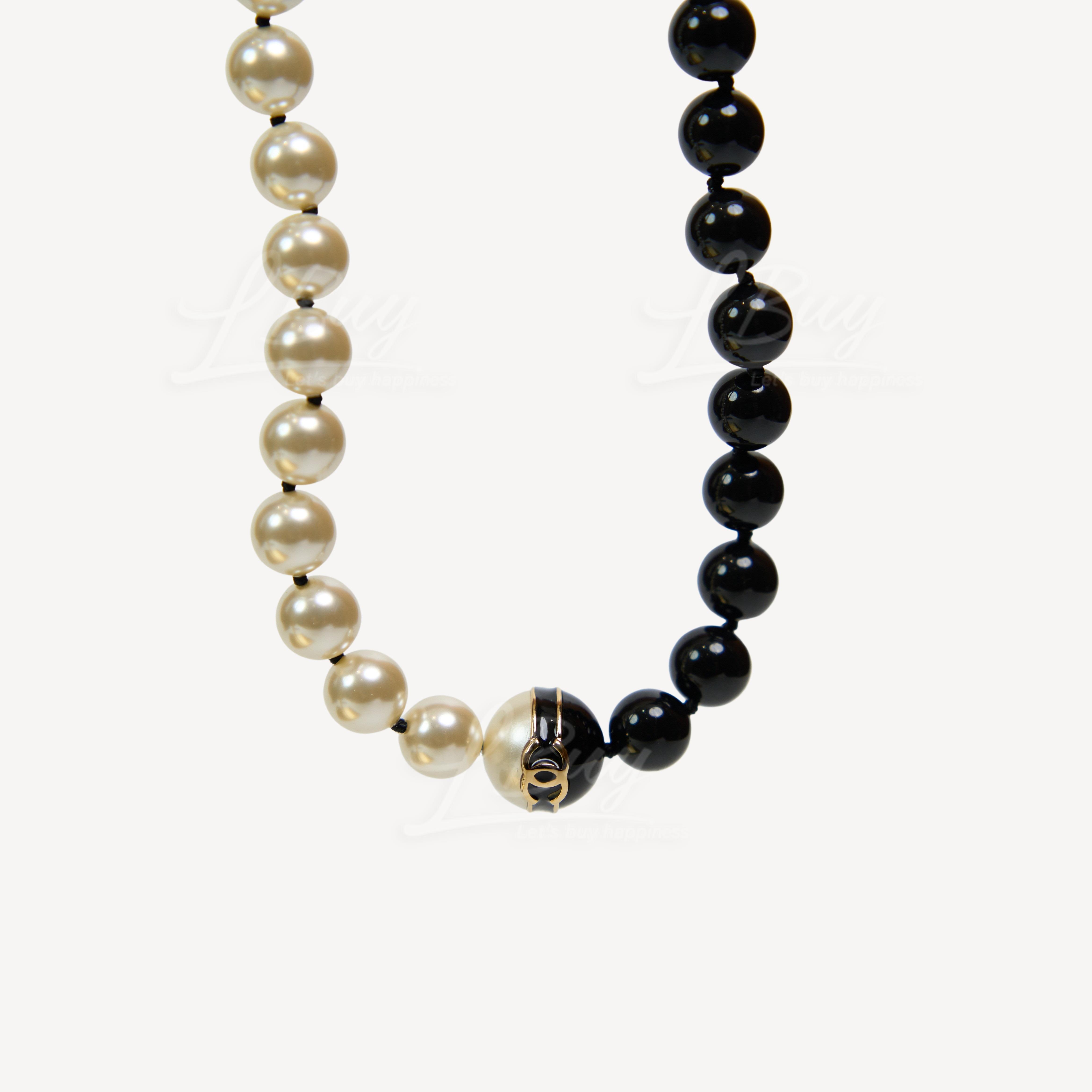Chanel Black and White Pearl Necklace ABD273