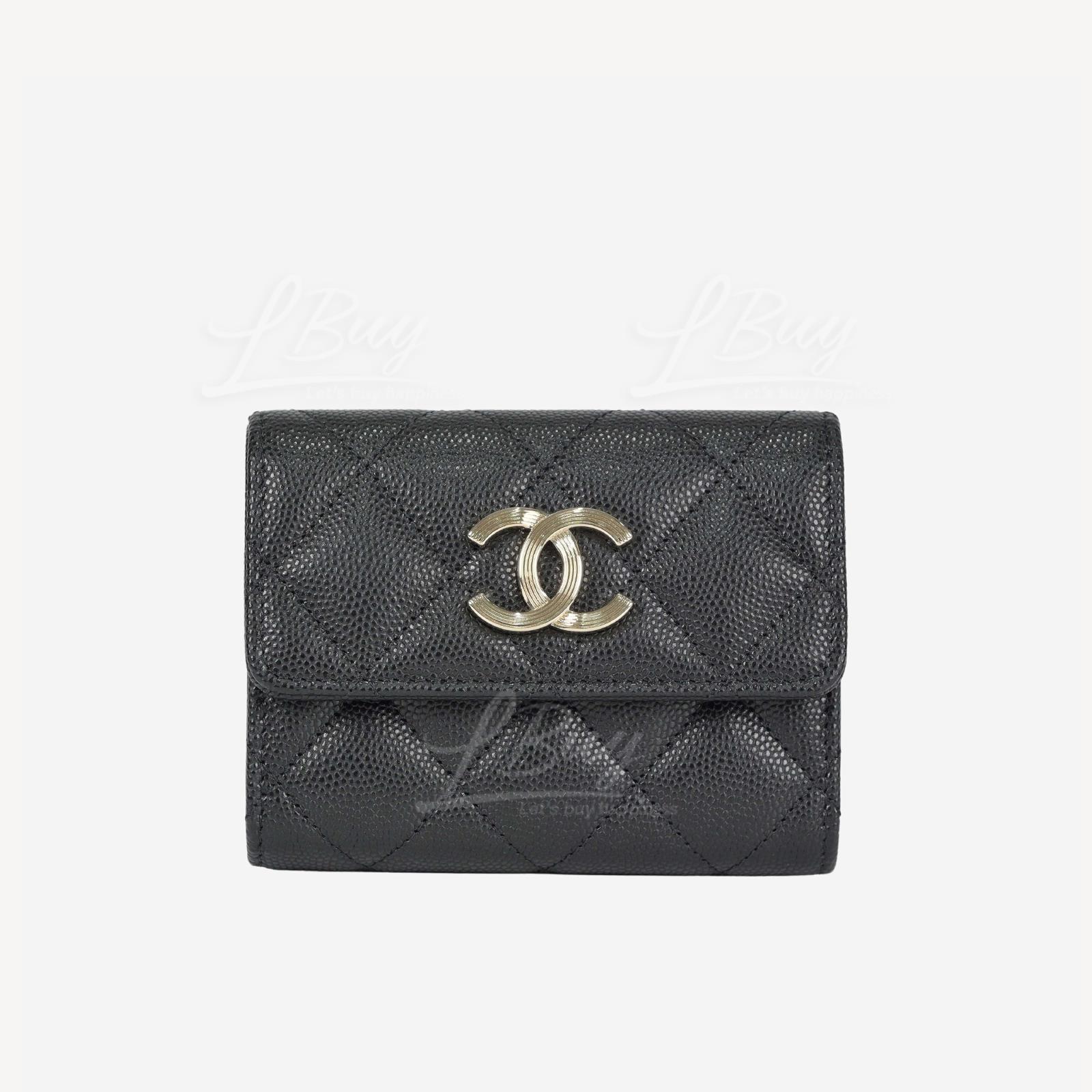 Chanel 黑色粒纹小牛皮大CC Logo三折式卡包 AP3141