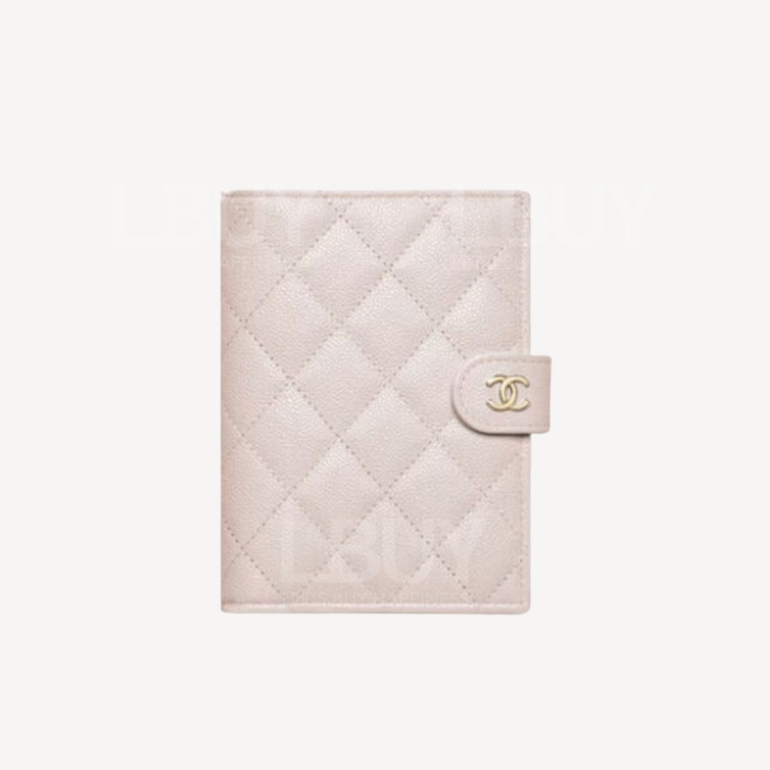 Chanel Light Pink Grained Calfskin Gold CC Logo Passport Universal Case AP3791